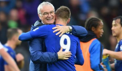 Leicester manager Ranieri delivers on pizza promise