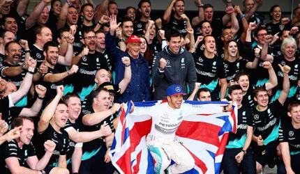 Hamilton emulates Senna...seeks to inspire others