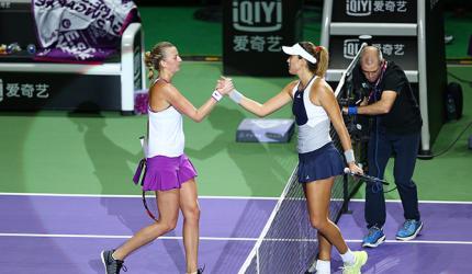 WTA Finals: Majestic Muguruza advances, Kvitova gets reprieve