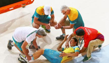 Cycling: Australians crash in training for team pursuit