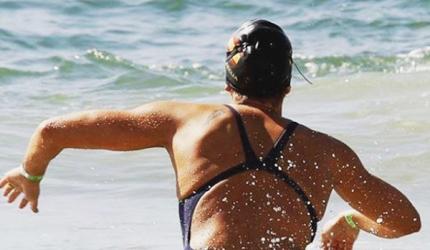 Spanish marathoner swimmer mingles with crowd at Copacabana