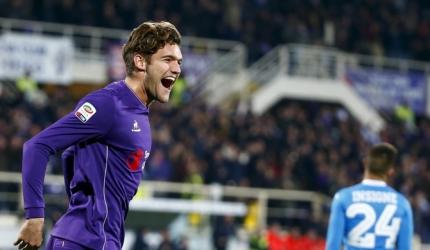 Chelsea sign defender Alonso from Fiorentina