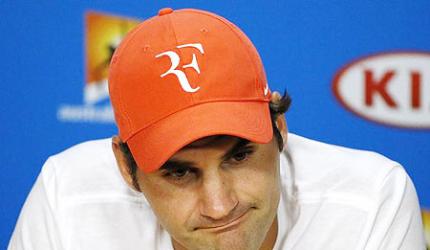 Federer sidelined for a month after undergoing knee surgery