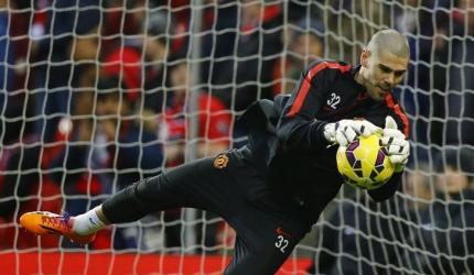 Valdes set to leave Manchester United on loan deal - reports