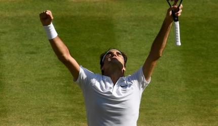 Wimbledon: How did Federer get out of that? Unbelievable