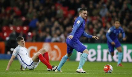 Tottenham sign Dutch striker Janssen