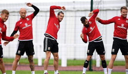 Wales v N Ireland: Physical battle on the cards for British derby