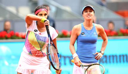 Sania-Martina march into Italian Open semis