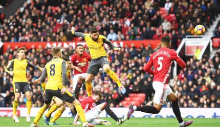 EPL PHOTOS: Arsenal draw vs United, Liverpool held