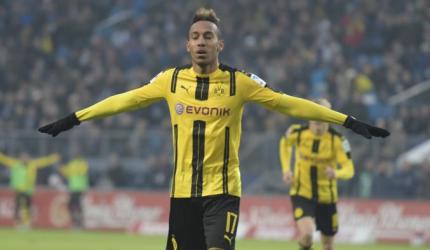 Bundesliga: Dortmund's Aubameyang scores four; Bayern draw