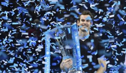 Murray defeats Djokovic to end year as world No1