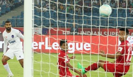 ISL: Delhi Dynamos, NorthEast United split points