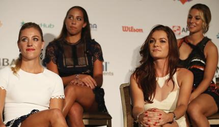 WTA Finals: Kerber seeks reversal of fortunes, Radwanska hoping for luck