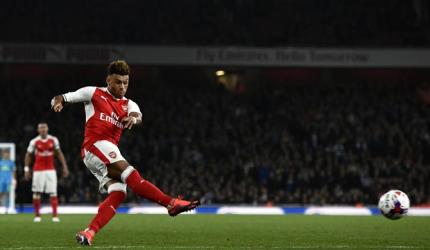 Transfer deadline day: Arsenal's Oxlade-Chamberlain to join Liverpool?