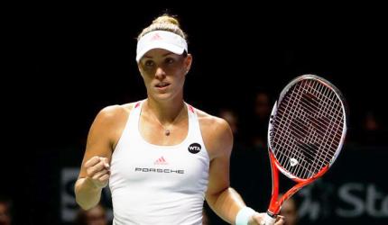 WTA Tour Finals: Perfect Kerber helps Cibulkova advance