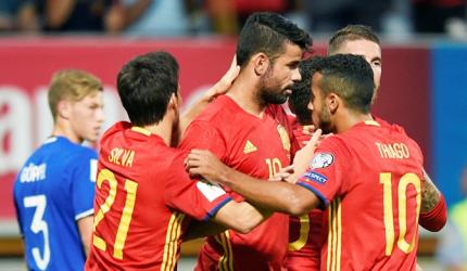 Football Briefs: Spain face possible 2018 World Cup ban 