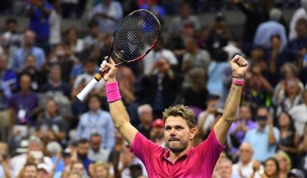 Wawrinka storms back to win Geneva tournament