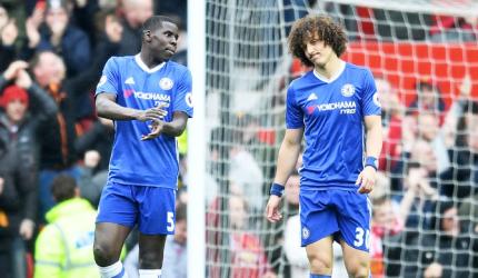 Chelsea's fall at Old Trafford re-opens EPL title race