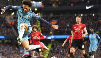 Manchester derby: United hold on for goalless draw at City
