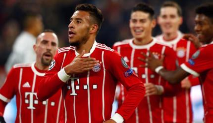 PHOTOS: Bayern thrash PSG; Barcelona, United win
