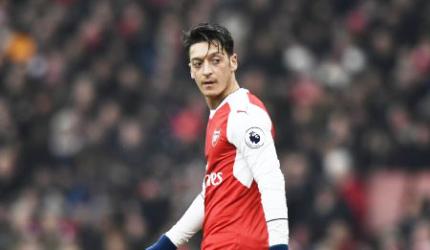 Ozil agent launches defence of under-fire midfielder