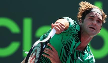 Miami Open: Federer in, Wawrinka out on mixed day for Swiss