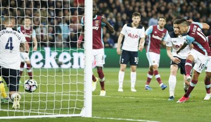 EPL: Tottenham suffer crushing title blow 