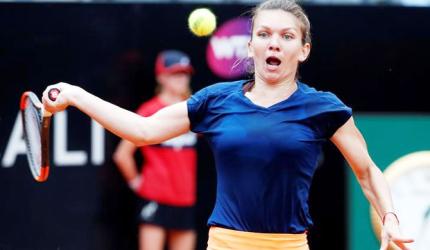 Halep cruises into Italian Open final