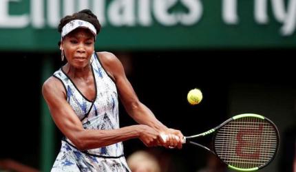 Venus becomes oldest woman to reach French Open 3rd round