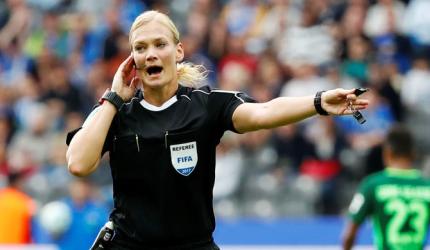 Meet Bundeliga's first female ref