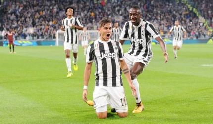 Football Briefs: Dybala brace helps Juve down Torino; PSG draw