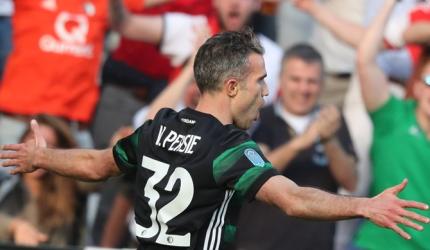 Football Briefs: Van Persie goal helps Feyenoord to Dutch Cup triumph