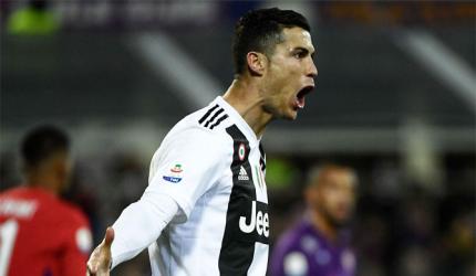 Football Extras: Juve's Ronaldo scores for fifth game in a row...