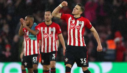 EPL: Southampton end Arsenal's unbeaten run; Chelsea win