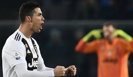 Substitute Ronaldo saves 10-man Juve's unbeaten record