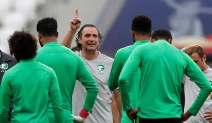 Saudi extend coach Pizzi's contract until end of Asian Cup in Feb 2019