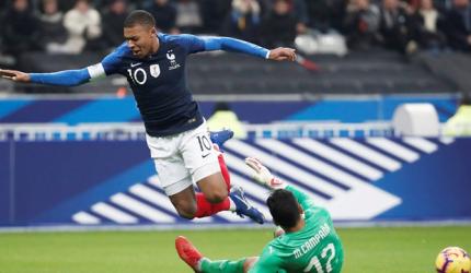 Football friendlies: France win but Mbappe injured