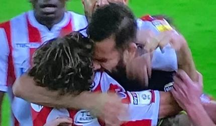 Football Extras: Another 'biting' incident