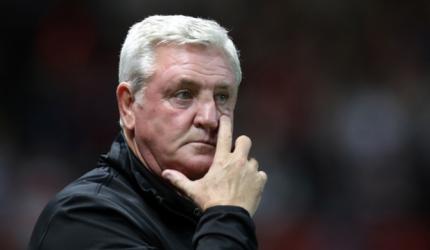 Aston Villa sack Bruce as manager