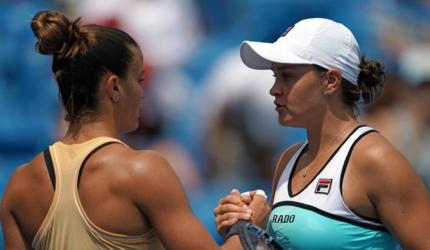 Barty regroups, romps into Cincinnati semi-finals
