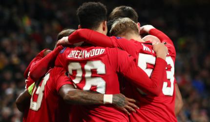 PHOTOS: Manchester United thrash AZ, Arsenal held