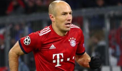 Football Extras: Robben picks his 'worst stadium'; Sanchez worried 