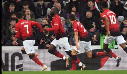 PIX: Solskjaer matches Busby as United march on