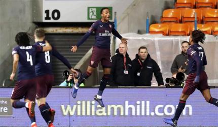 Football Extras: Arsenal to face United in FA Cup fourth round
