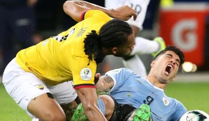Soccer PIX: Uruguay crush Ecuador; US in last 16