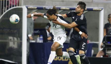 Soccer Extras: Mexico into Gold Cup semis 