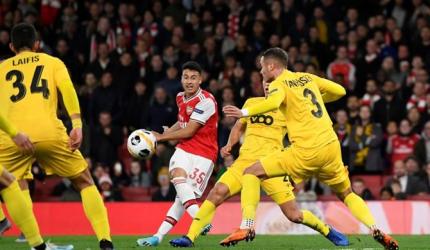 Europa PIX: Easy for Arsenal, Manchester Utd held