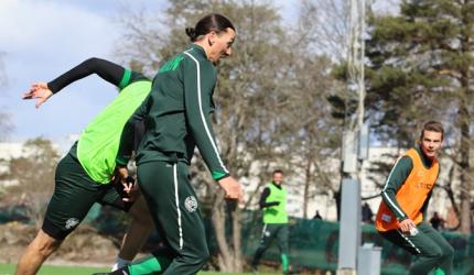 Zlatan shrugs off coughing fit, trains with Hammarby