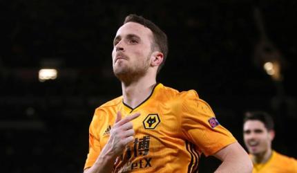 Wolves beat Liverpool to win ePremier League title