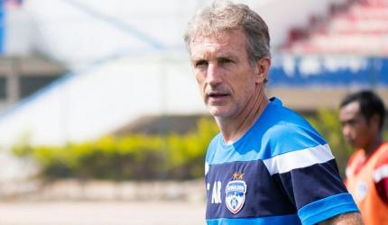 Coach Roca quits Hyderabad FC to join Barcelona